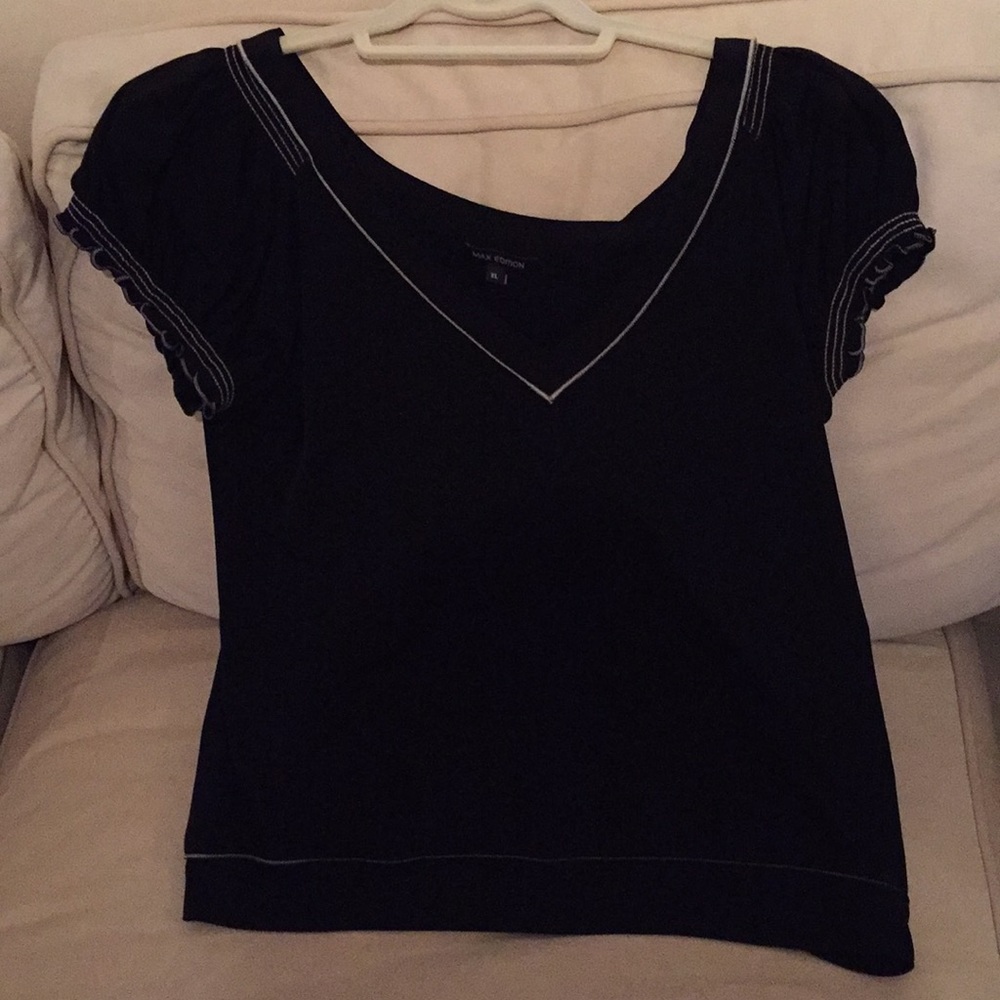 Black, XL, Max Edition stretch top.
